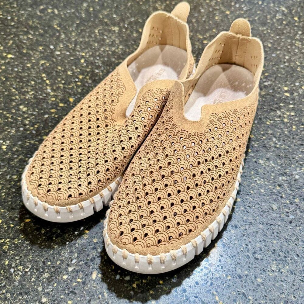 Ilse Jacobsen Tulip Flats. Tan.